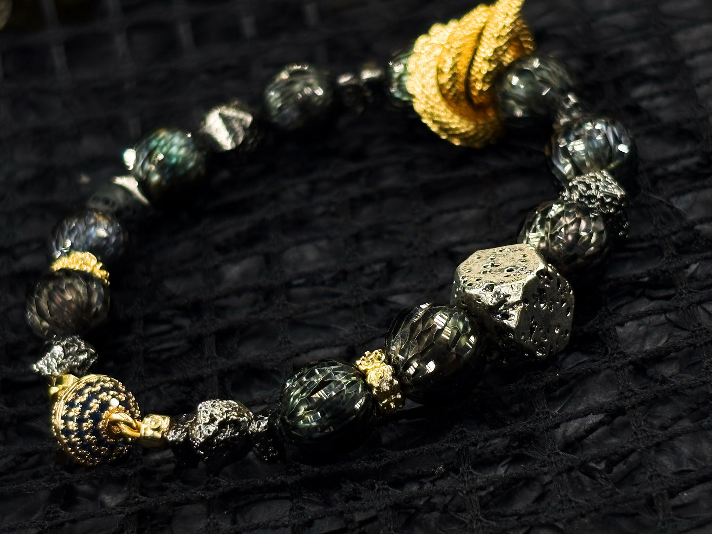 Heart of the Gold Dragon’s Song Men's Bracelet-Tahitian Dragon Scale Pearl&Dragon Coil Accessory 8mm